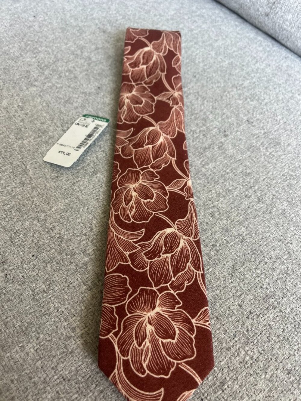 Men's Tie.  LINEN/VISCOSE blend. Rust with flowers. NEW. Retail:$99+tax.